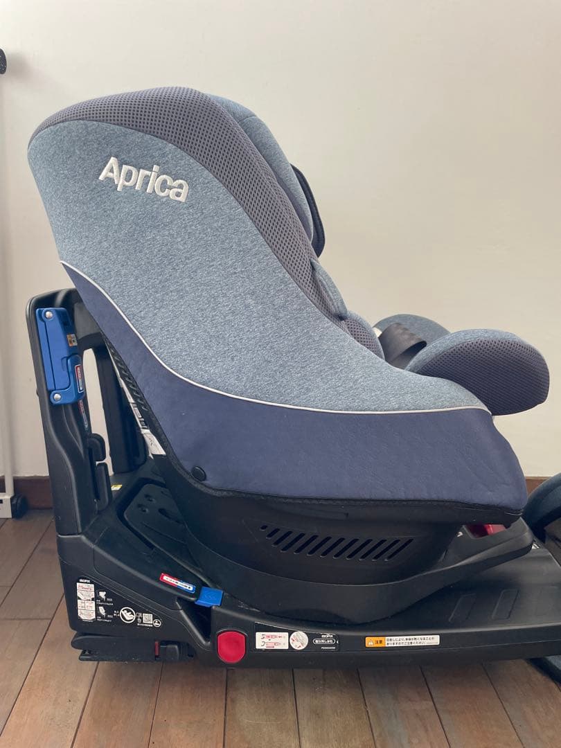 アップリカ チャイルドシート クルリラ AD シート回転型