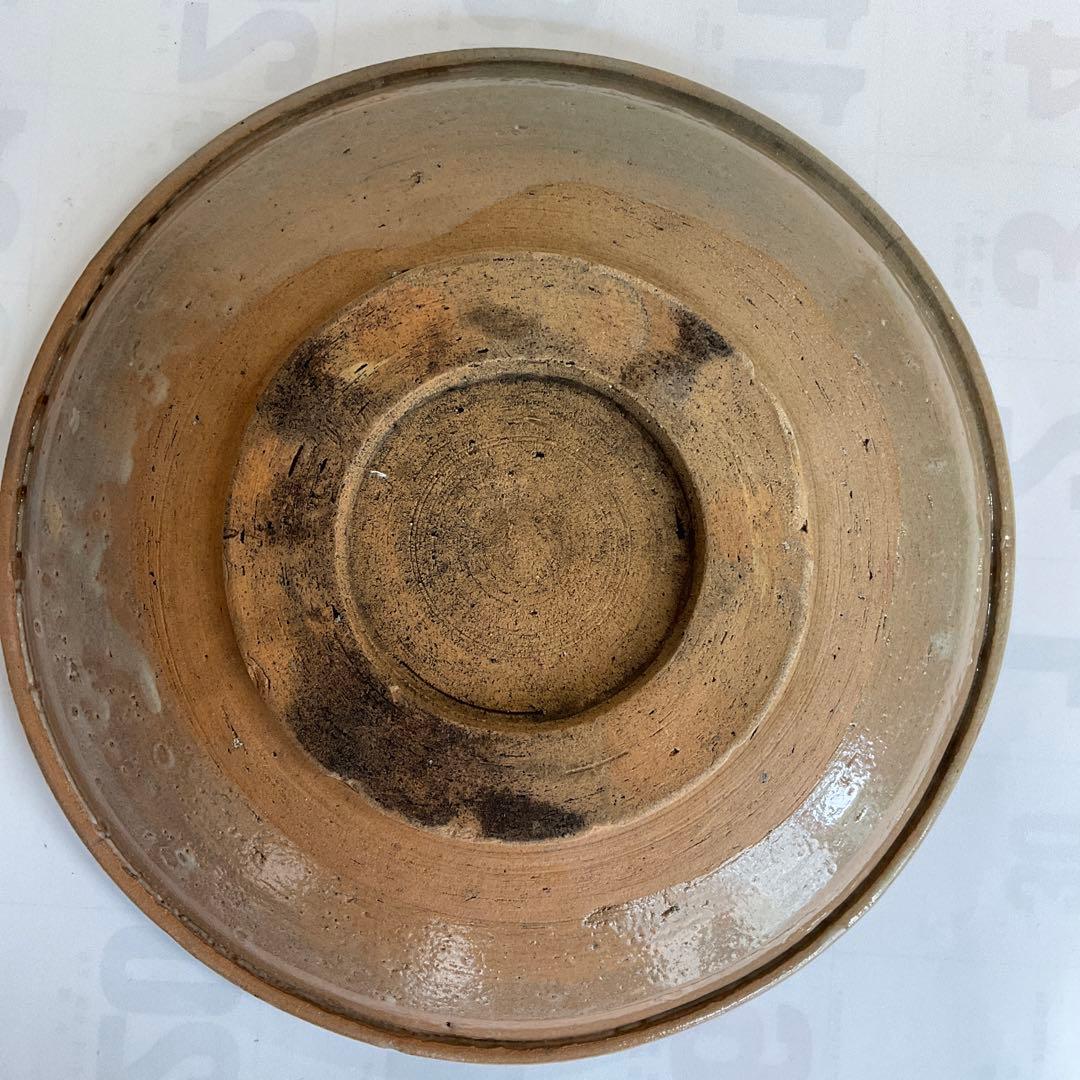 瀬戸焼　鉄釉唐草文石皿　江戸時代中期頃