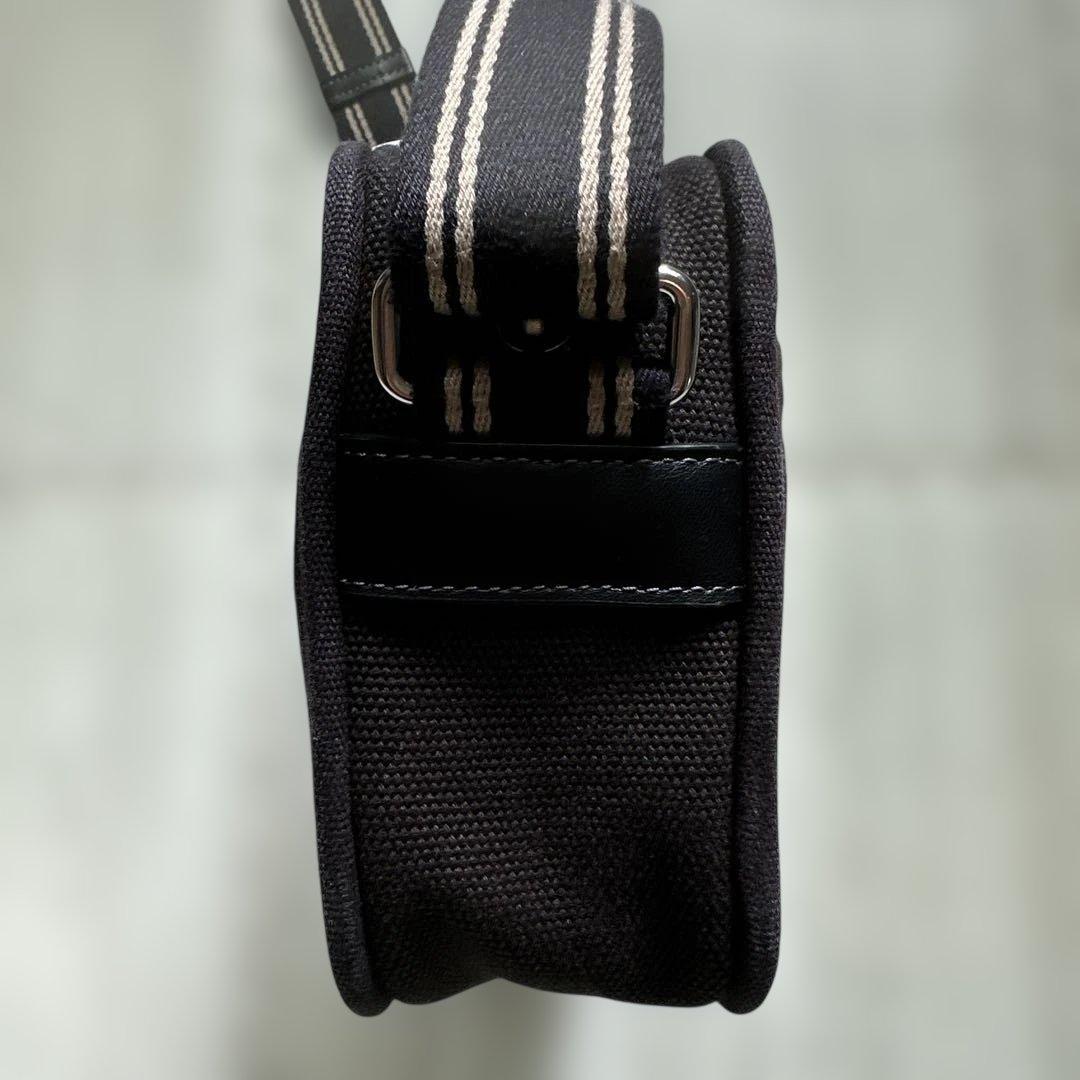 coach SNOOPYコラボ　カメラショルダーバッグ⭐︎