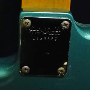 Fernandes? ストラトキャスター