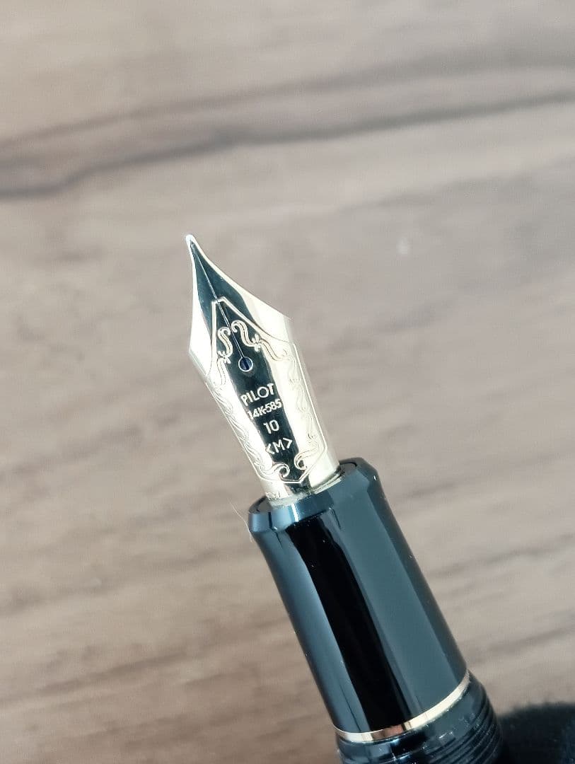 PILOT 万年筆 CUSTOM 742 黒 14K インク付き