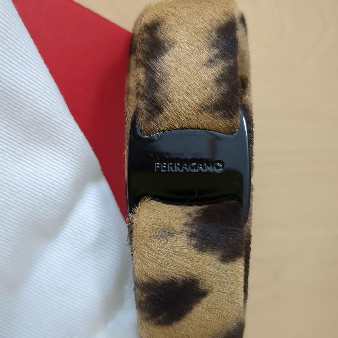 フェラガモカチューシャ　アニマル柄