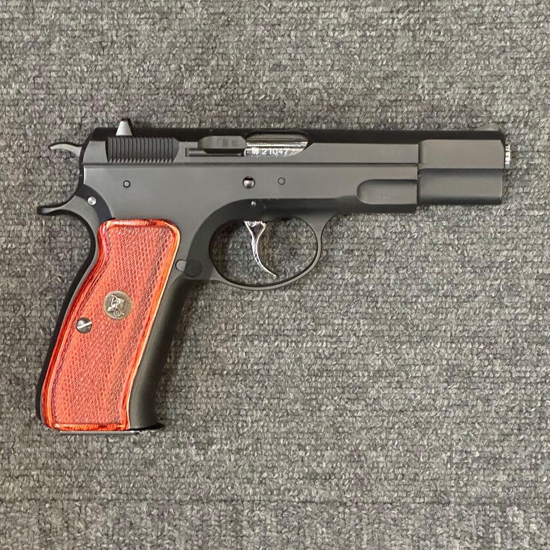 KSC CZ75 2nd 実物パックマイヤー木製グリップ付き ガスガン