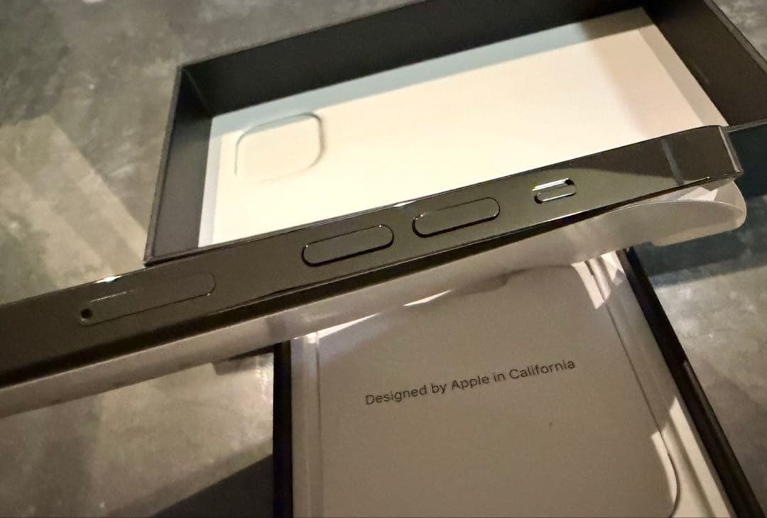 【新品未使用】iPhone 13 Pro グラファイト 本体　SIMフリー