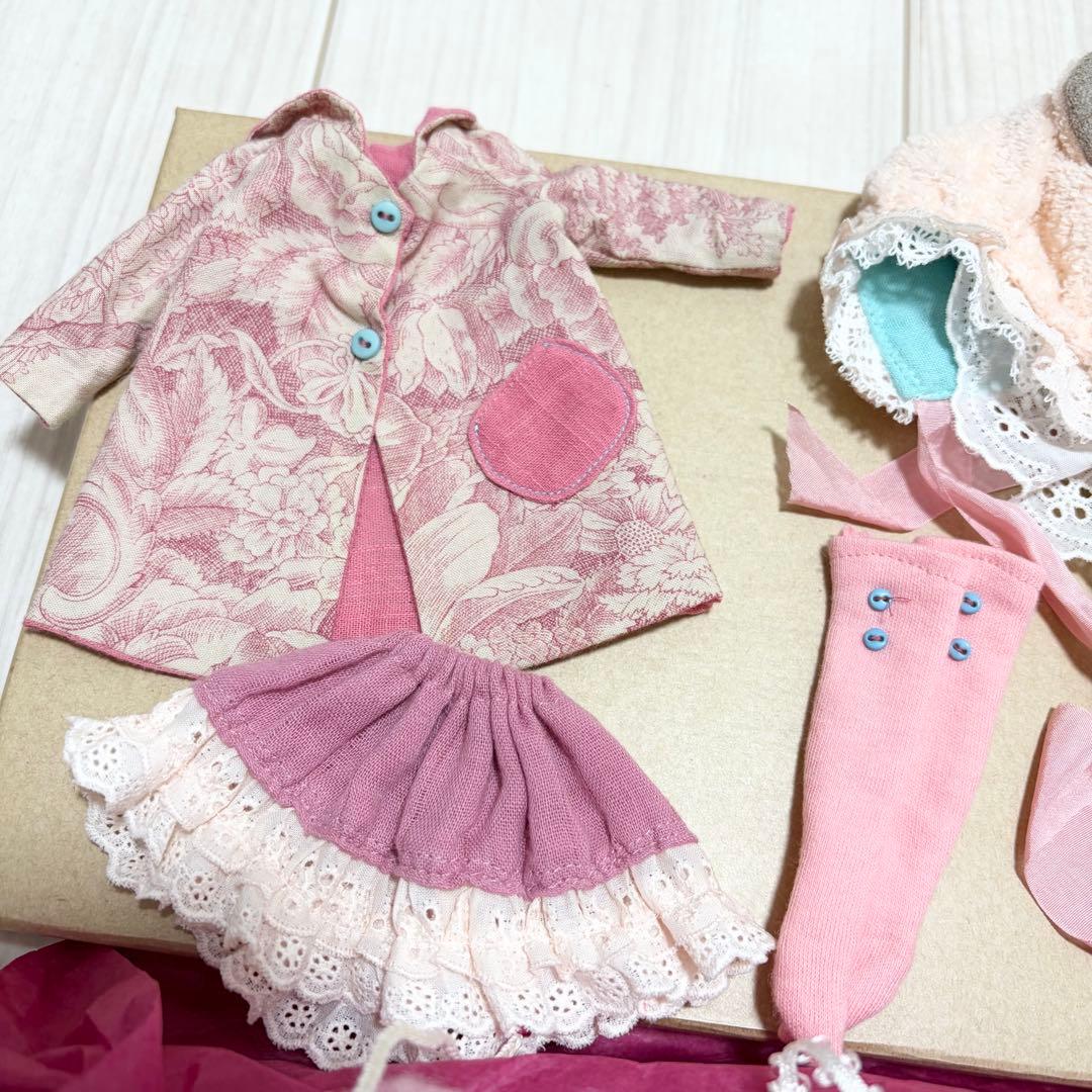 有名作家様　ブライスアウトフィット