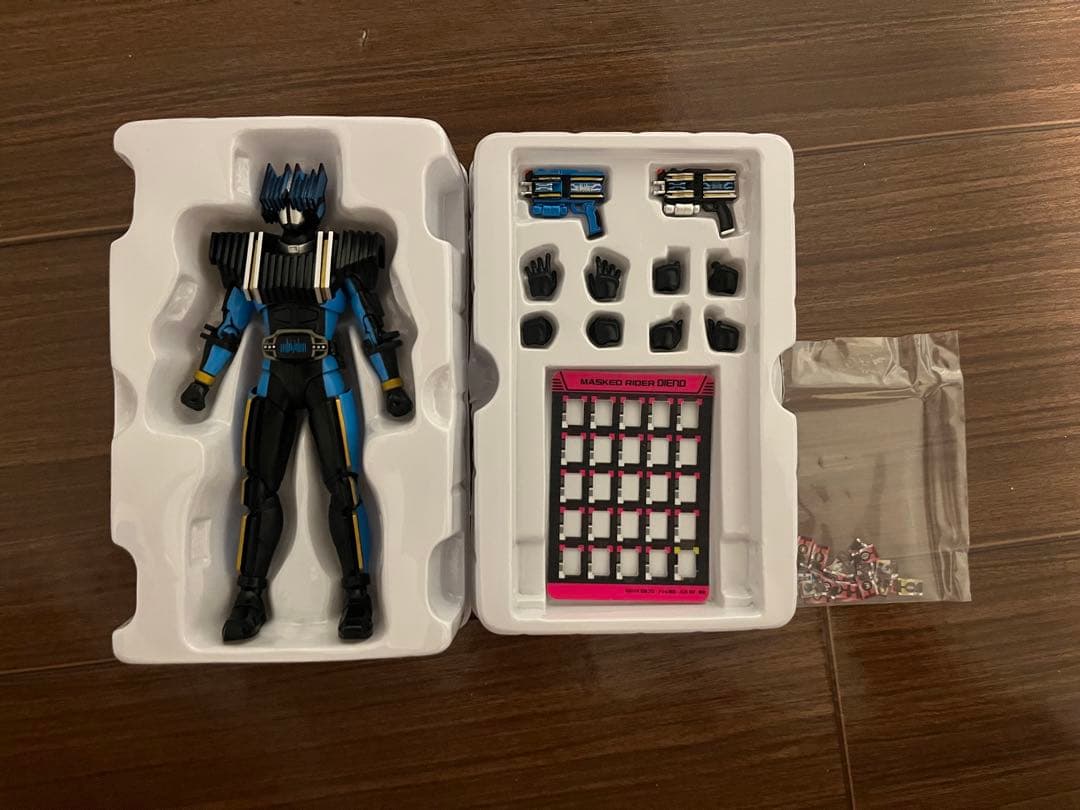S.H.フィギュアーツ　仮面ライダーディエンド　真骨彫