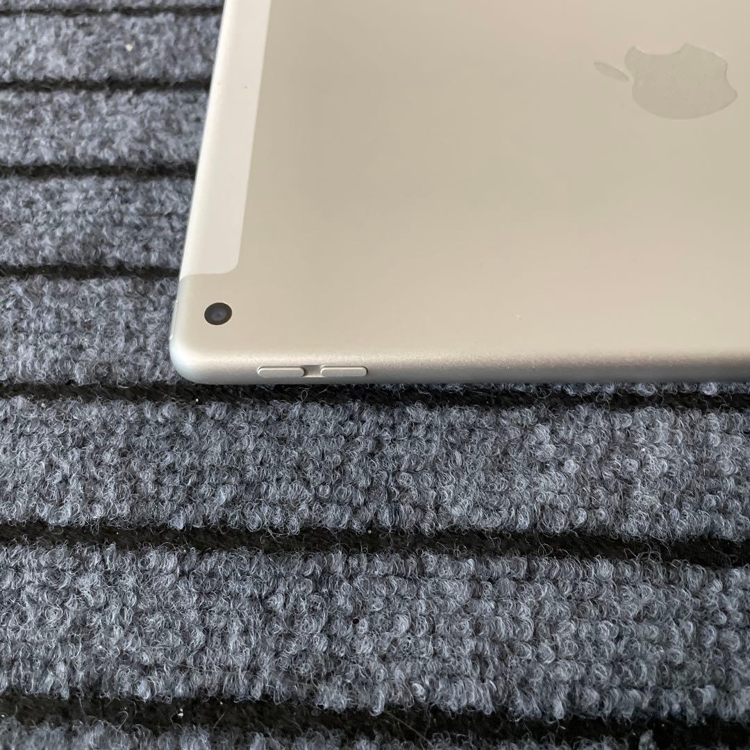 111 iPad 8世代 32GB SIMフリー シルバー