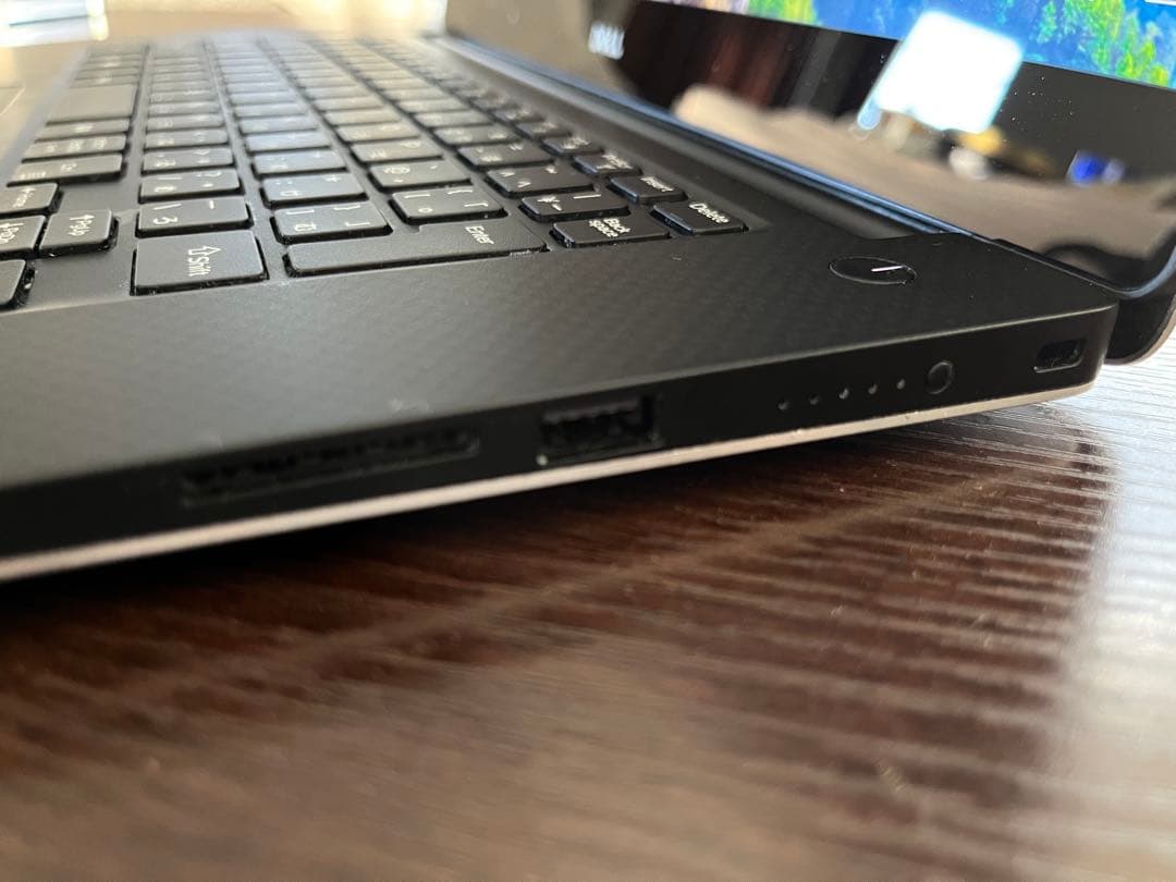 DELL XPS 15インチ ノートPC 本体 ACアダプター付き