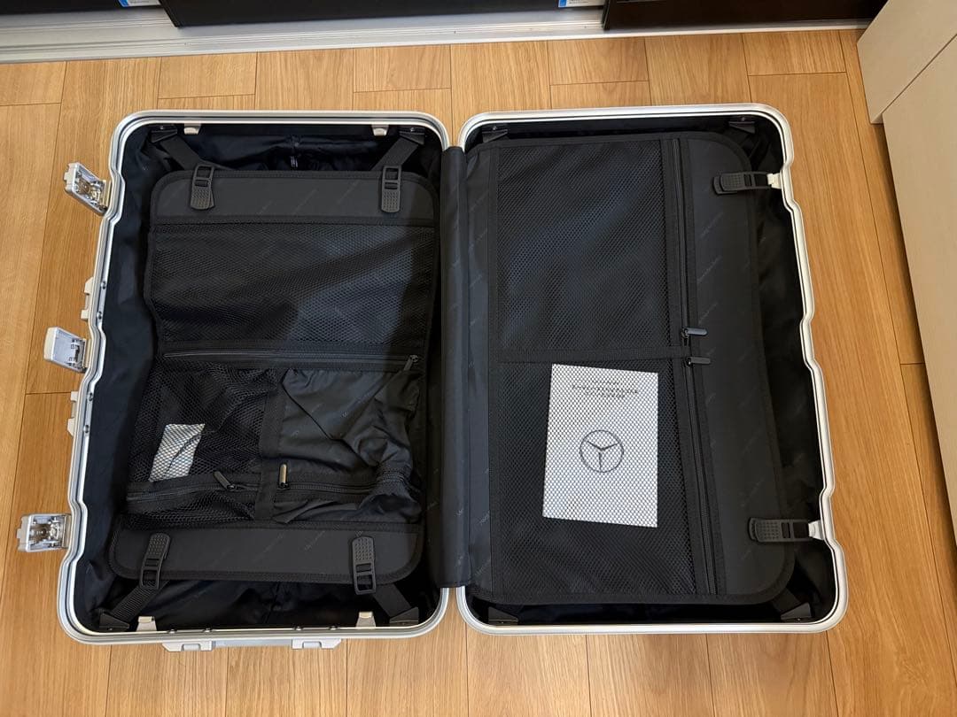 【美品】メルセデス・ベンツ アルミニウムキャリーケース