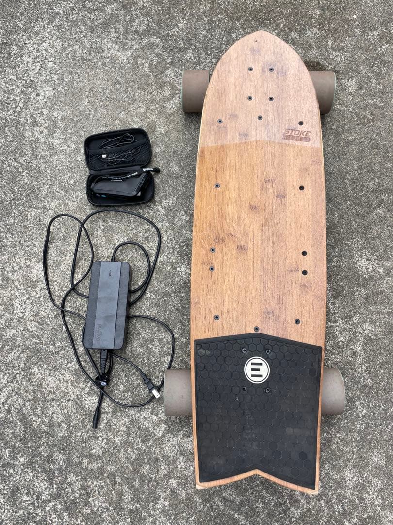 Evolve 電動スケートボード ウッドデッキ