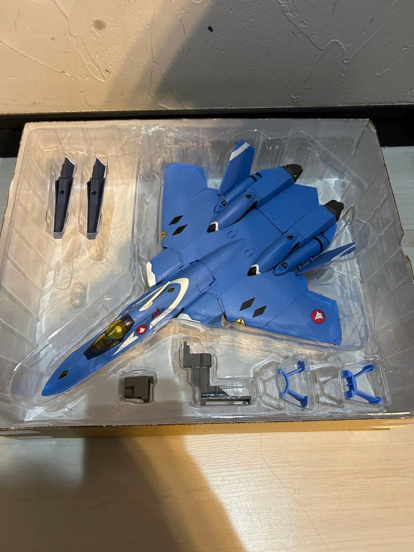 【未使用品】マクロス VF-22S 完全変形 1/60