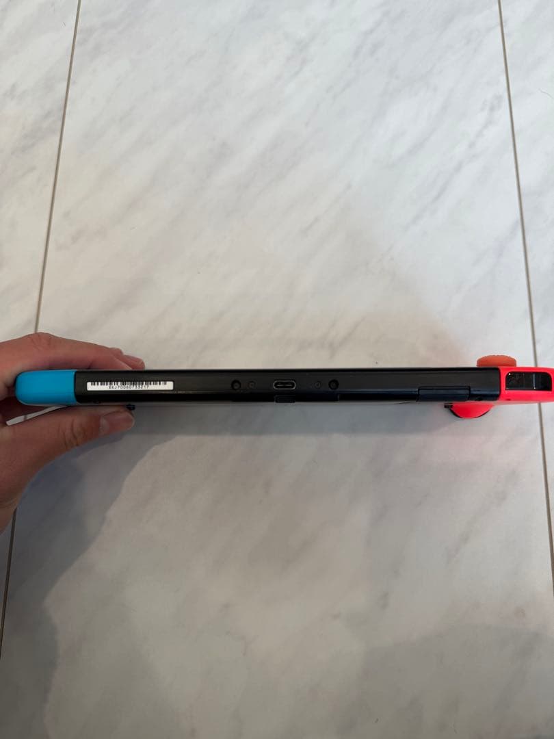 る*ん様 Nintendo Switch 本体 青/赤 Joy-Con付き