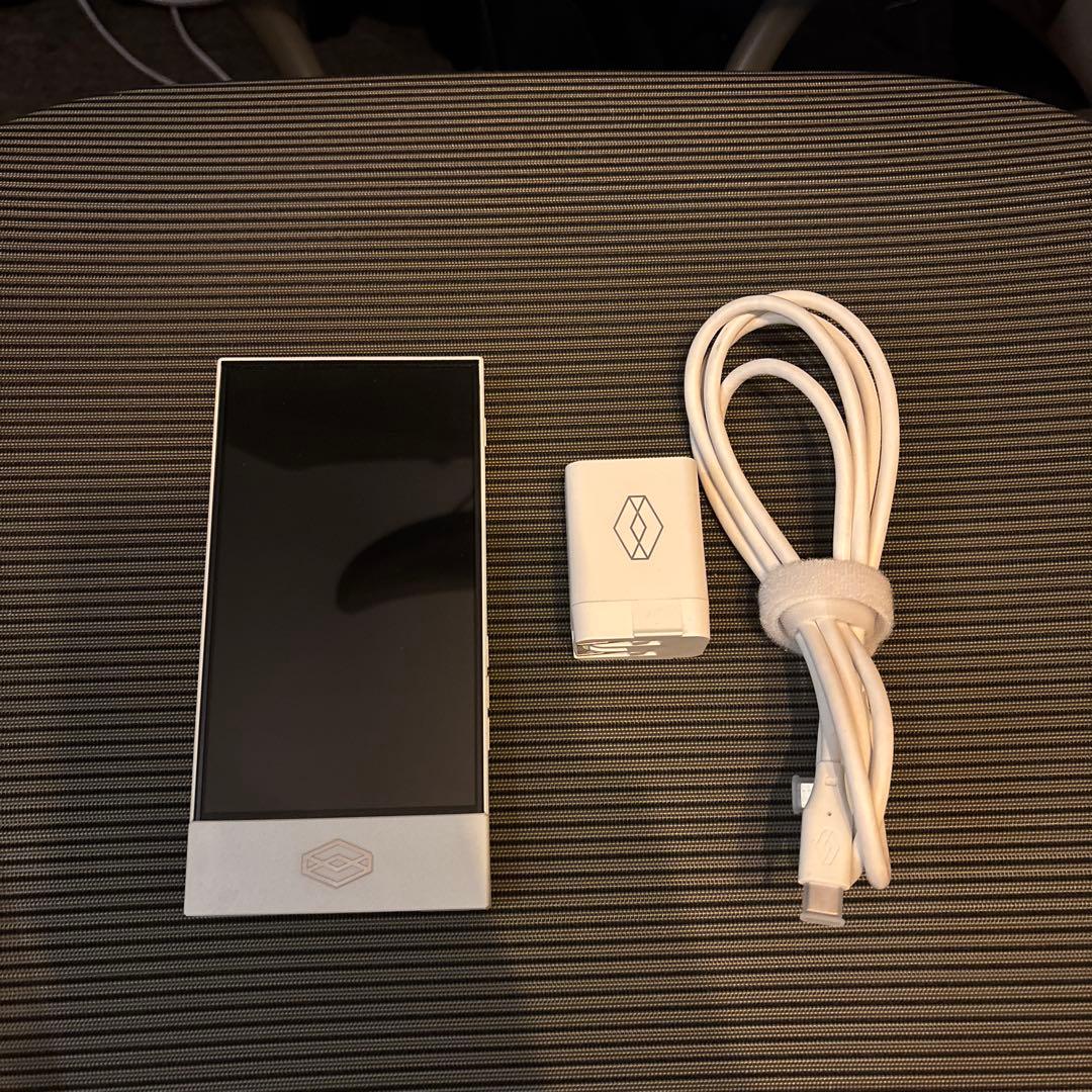 Looking Glass Go ホログラフィックディスプレイ