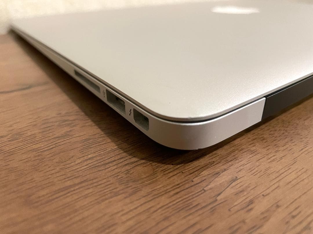 MacBook Air 13\"　2017　i5　8GB　121GB　まずまず美品