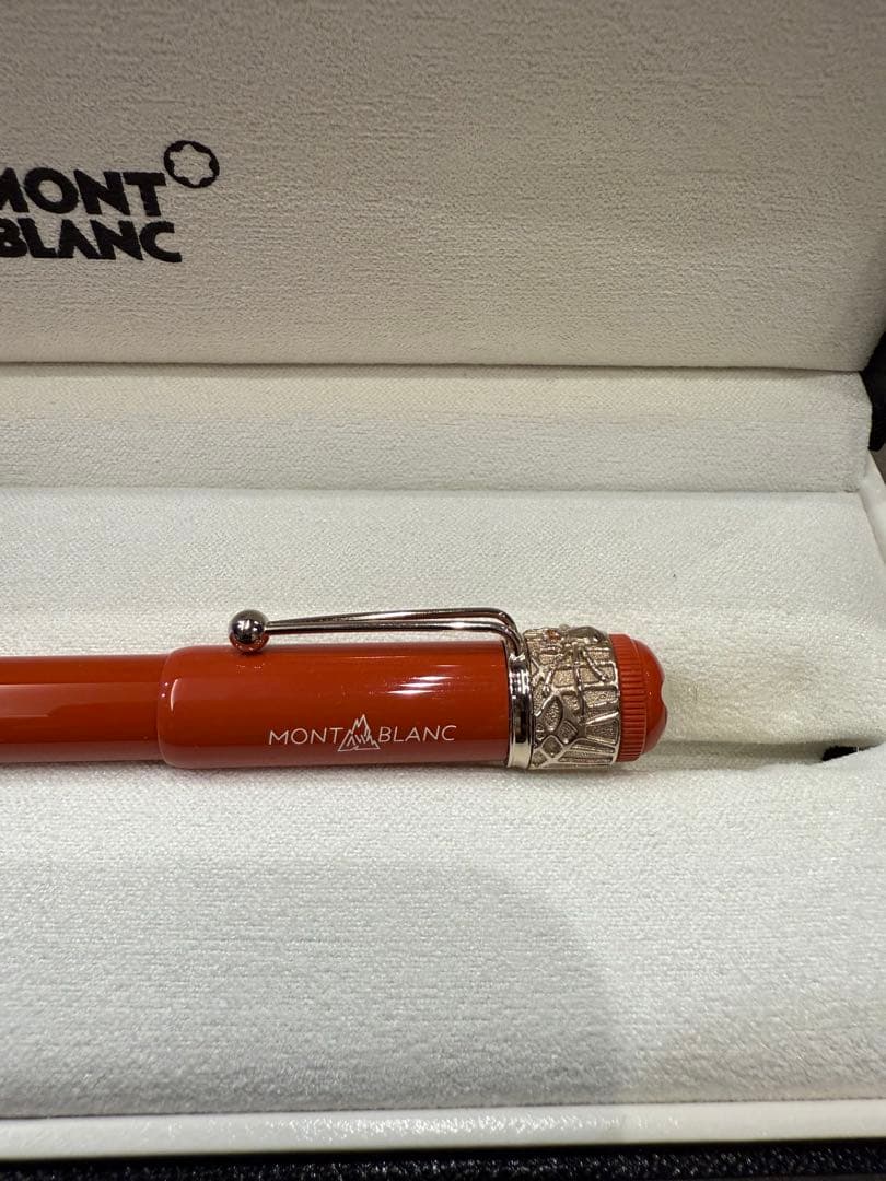 MONT BLANC 110周年記念モデル　ヘリデイジコレクション　ボールペン