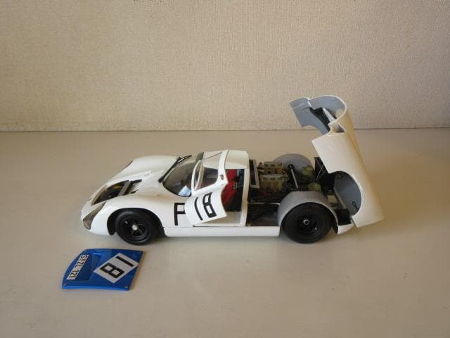 特価 exoto (1/18) ポルシェ 910 #18