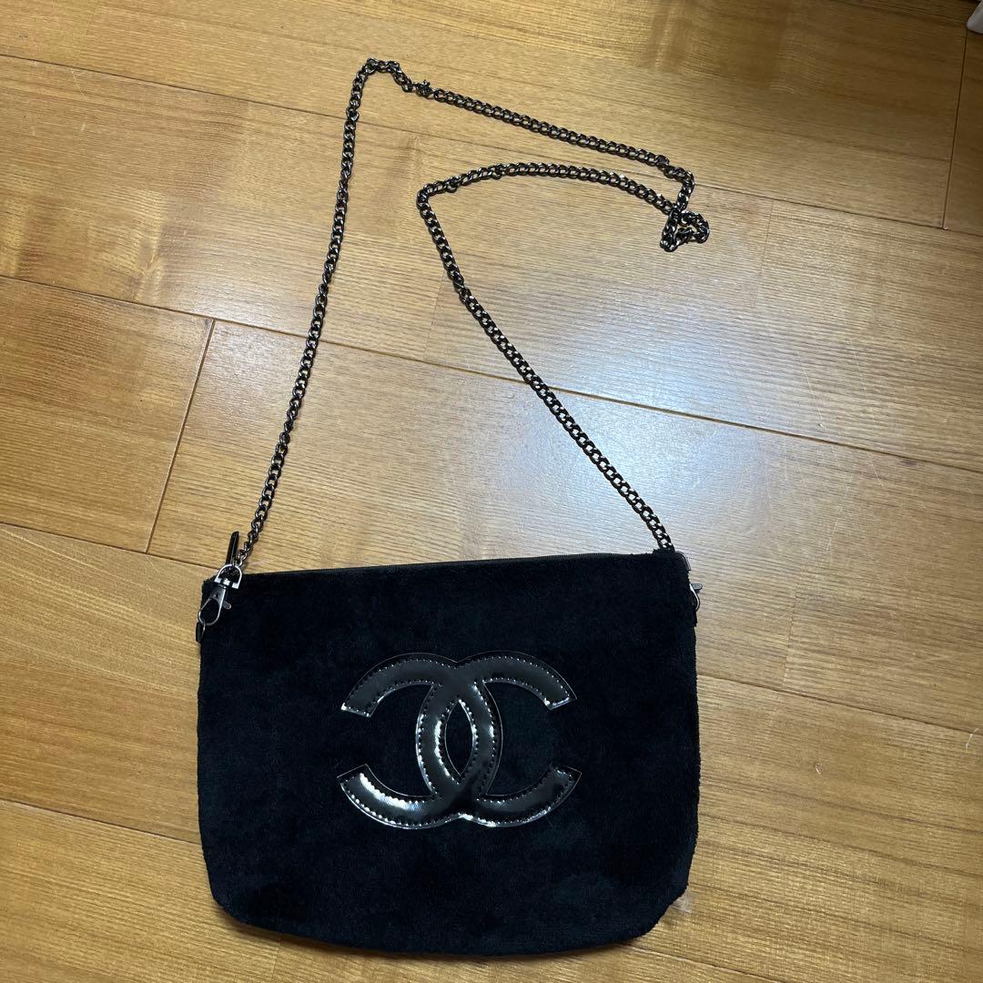 CHANEL 斜めがけノベルティー