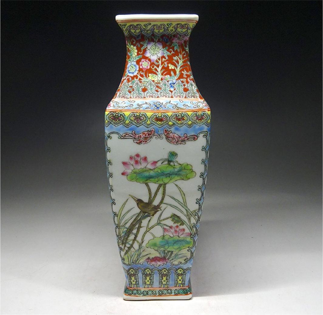 中国古玩 粉彩 花鳥図 花瓶 徳貴作 高約23cm 唐物 時代物 t71088