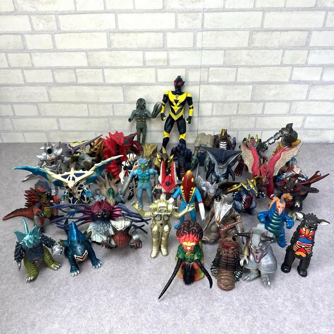 ウルトラマンシリーズ 怪獣 ソフビ おもちゃ 大量 まとめ 円谷プロ 約40体