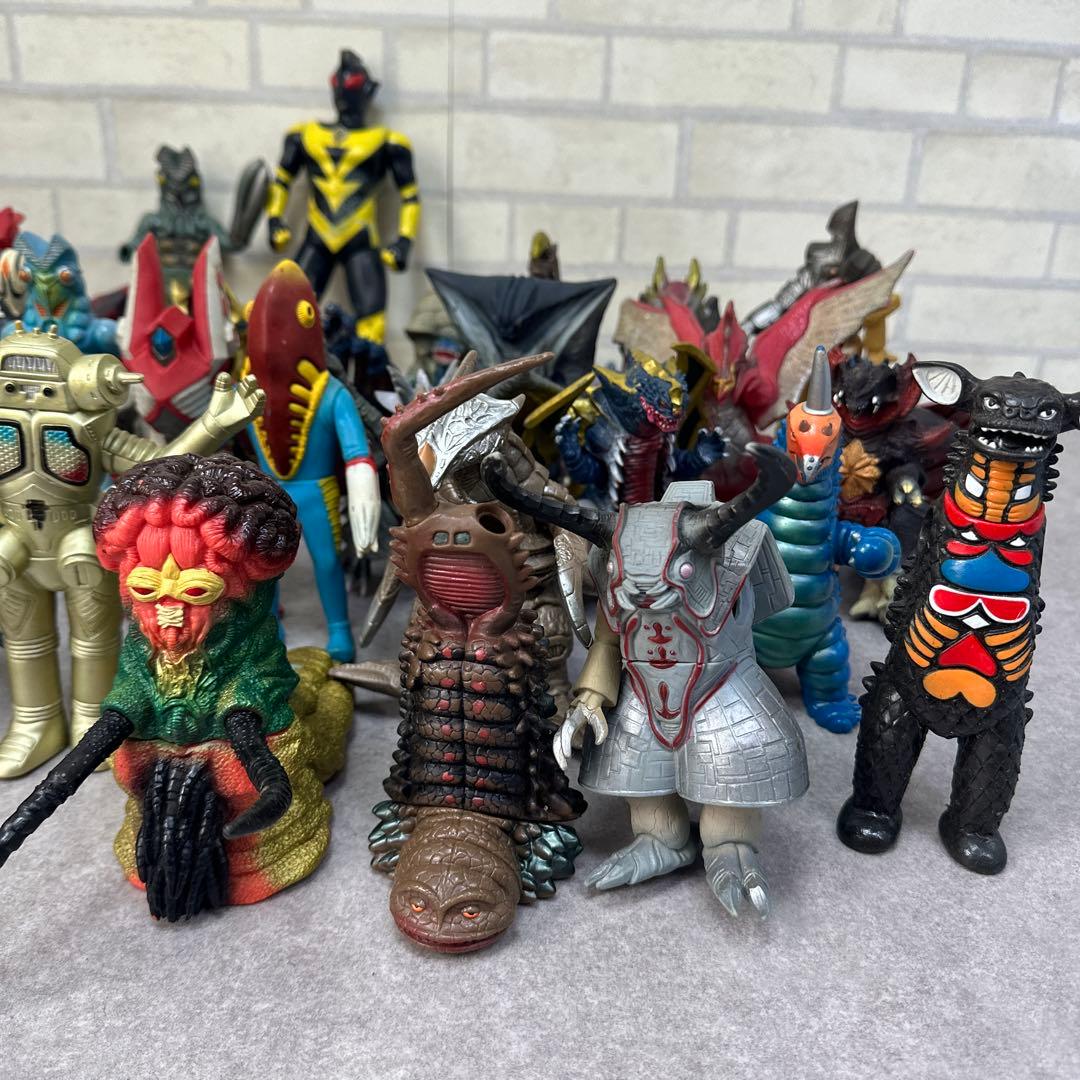 ウルトラマンシリーズ 怪獣 ソフビ おもちゃ 大量 まとめ 円谷プロ 約40体