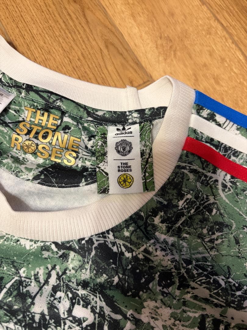 adidas THE STONE ROSES Tシャツ