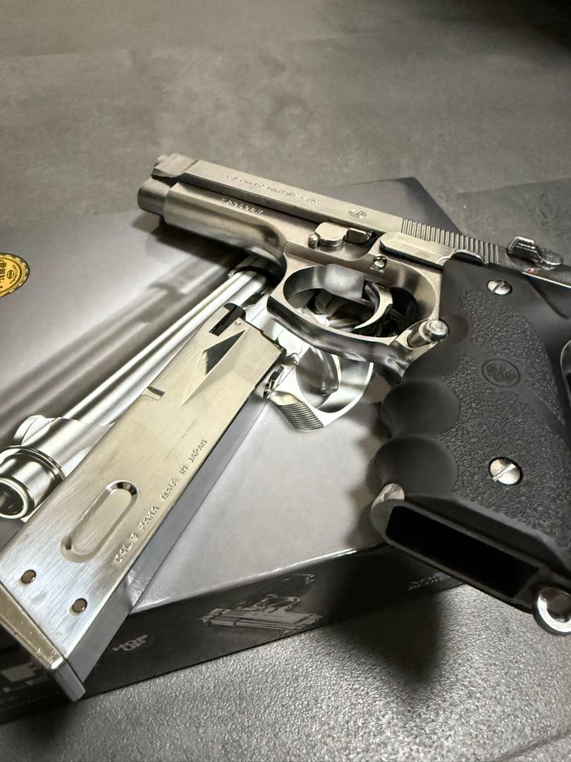 東京マルイ M92F クロームステンレス ガスガン　ガスブローバックガン