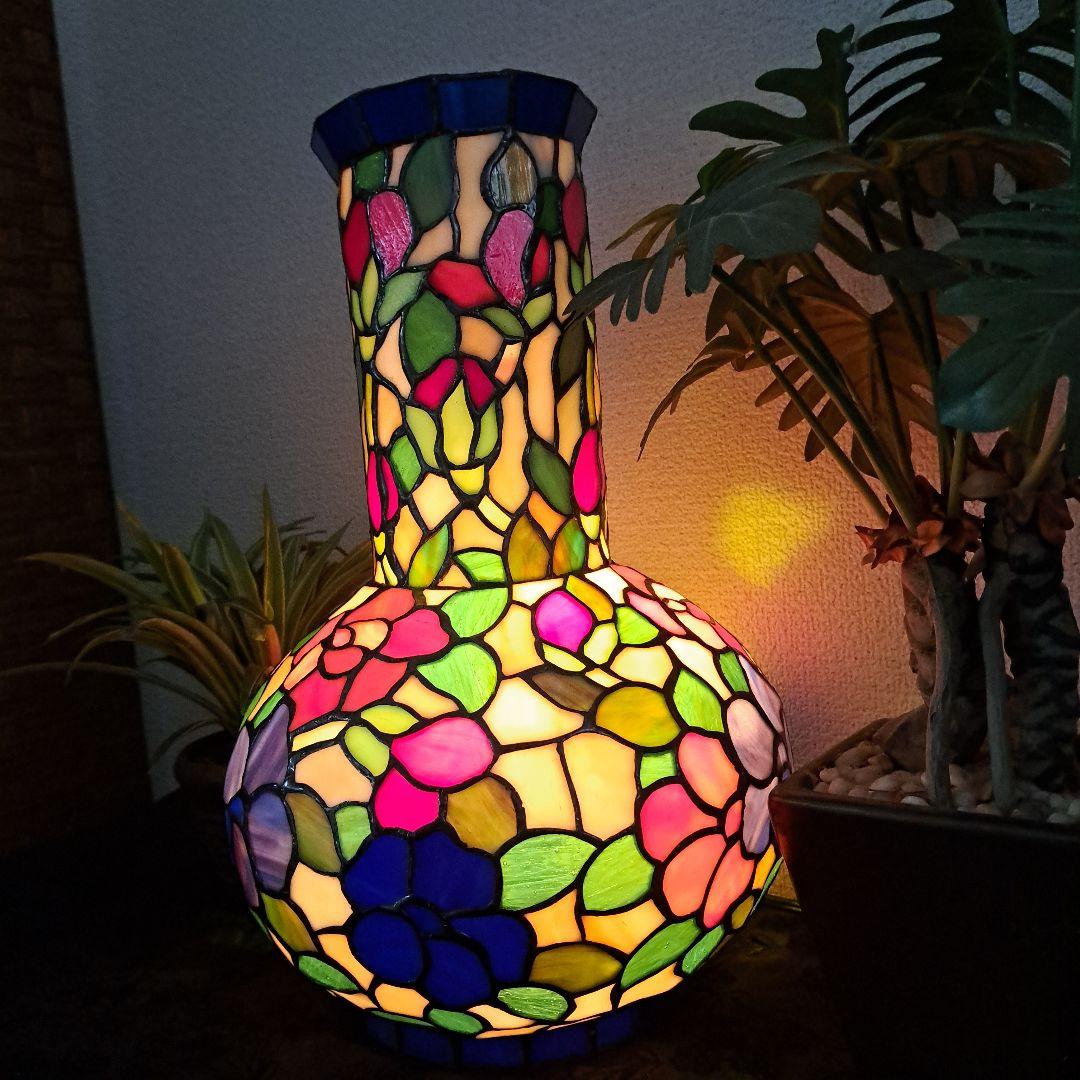 ♡ステンドグラス　花瓶型ランプ♡
