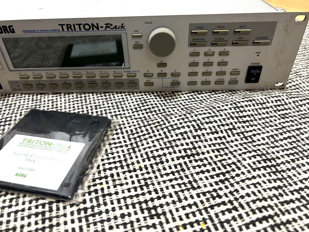 KORG TRITON-Rack マルチトラックレコーダー　動作品