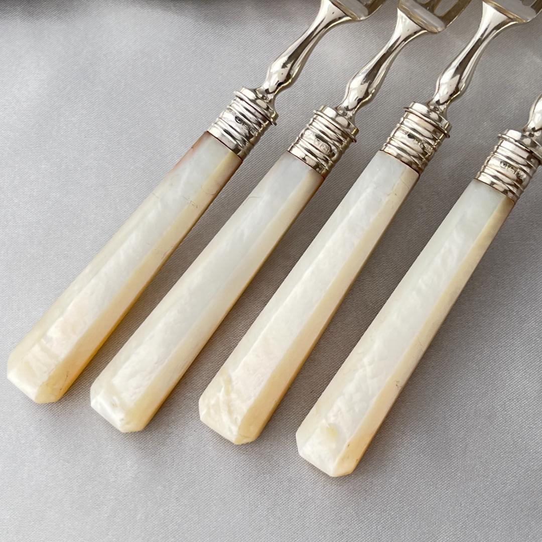 【William Yates 】【純銀継手 / 白蝶貝】アールデコ パストリー