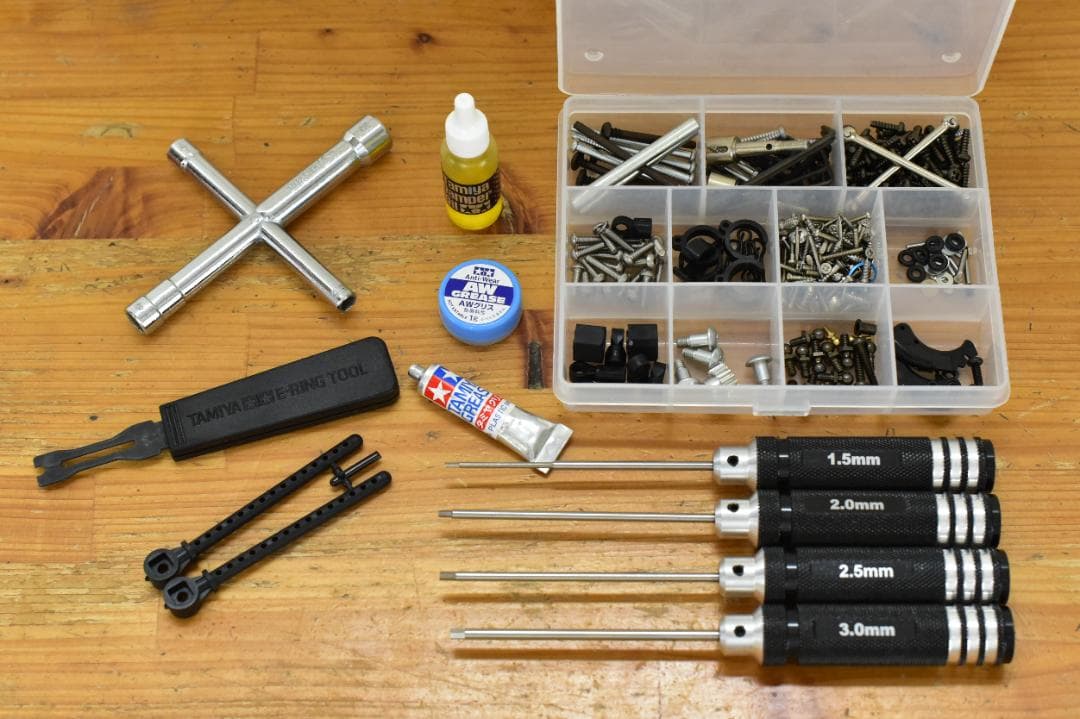 タミヤ コミカルグラスホッパー WR-02CB フルセットファインスペック白/黒