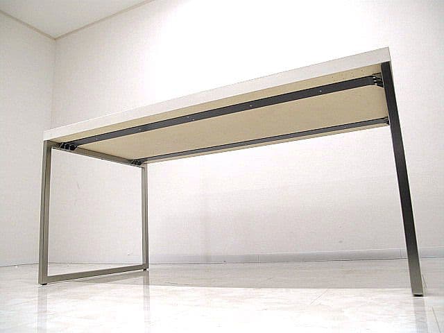 ボーコンセプト　ダイニングテーブル　Ｗ160ｃｍ　　　4人用ダイニングテーブル