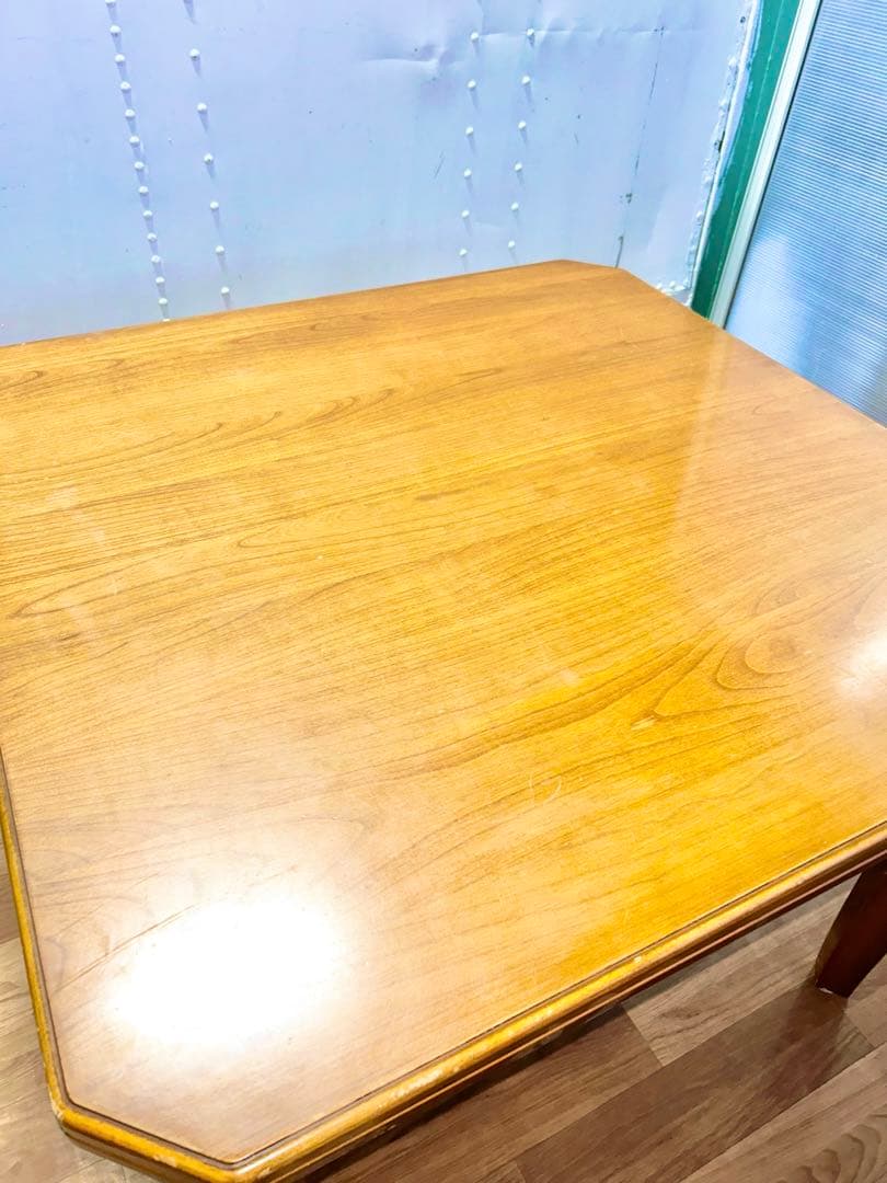 ゆーきりんダイニングテーブル　机　エレガント　ヨーロピアン　オシャレ