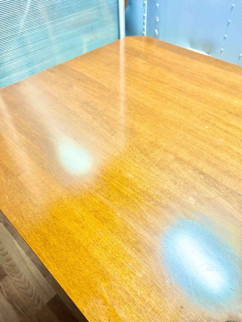 ゆーきりんダイニングテーブル　机　エレガント　ヨーロピアン　オシャレ