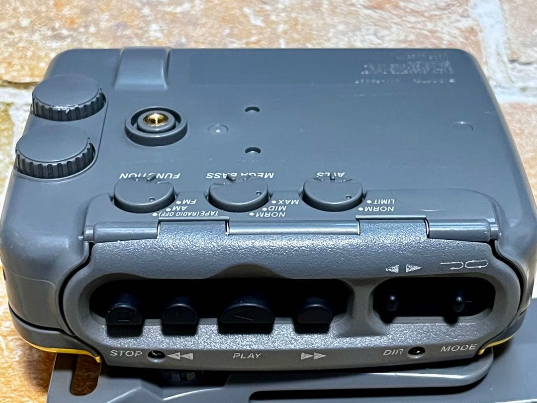 【動作整備品】WM-FS397 ソニー スポーツ ウォークマン 【動作良好】