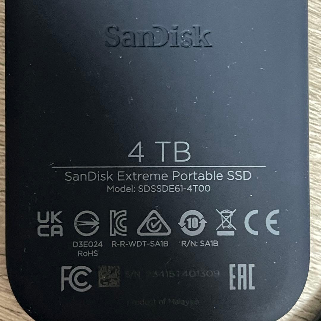 SanDisk SSD 4TB / 1台〜4台まであります
