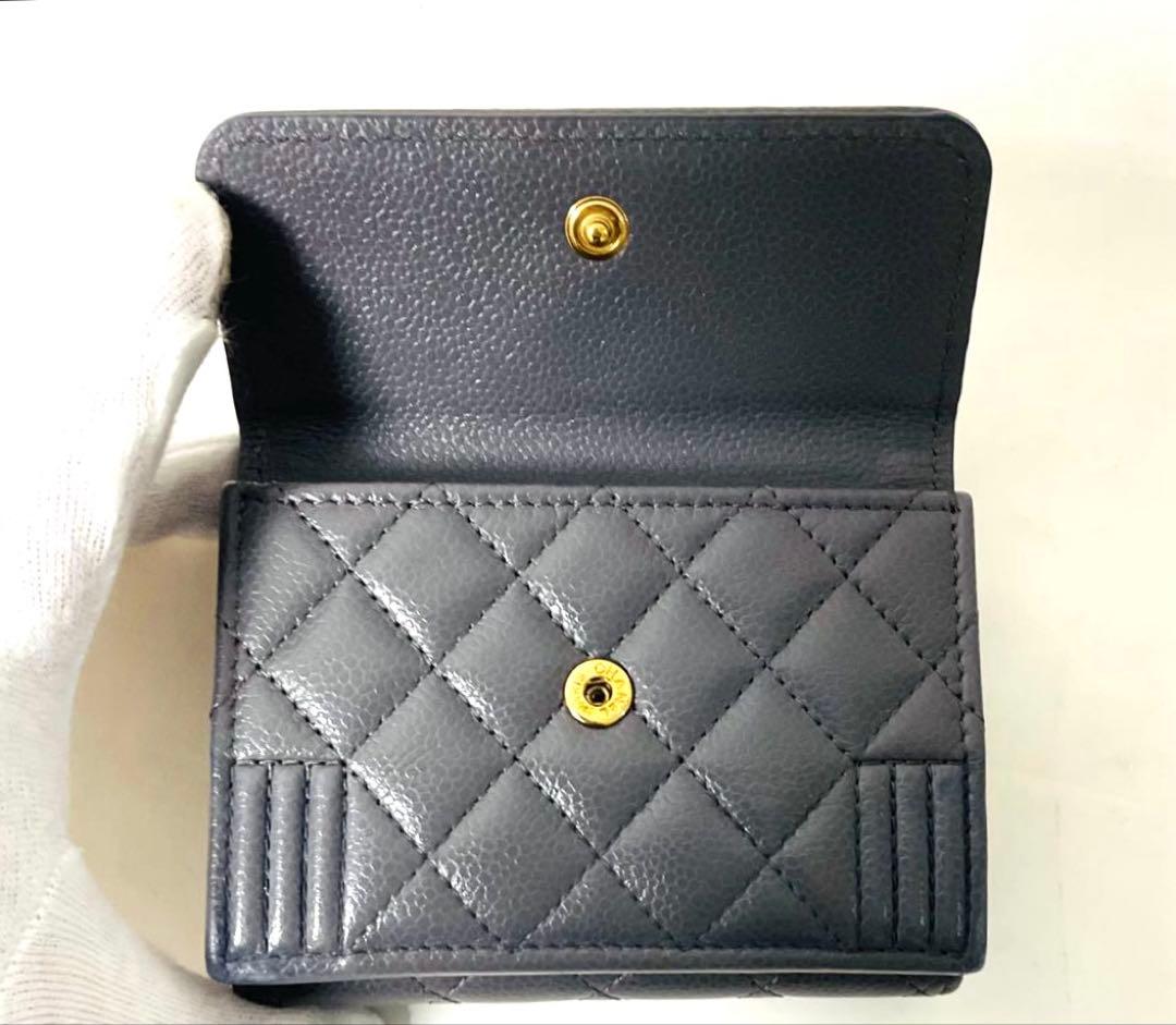 シャネル ボーイシャネル キャビアスキン コンパクトウォレット グレー