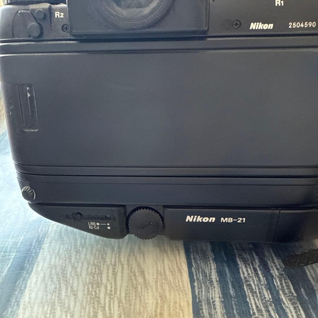 Nikon F4 フィルム一眼レフカメラ　レンズ付