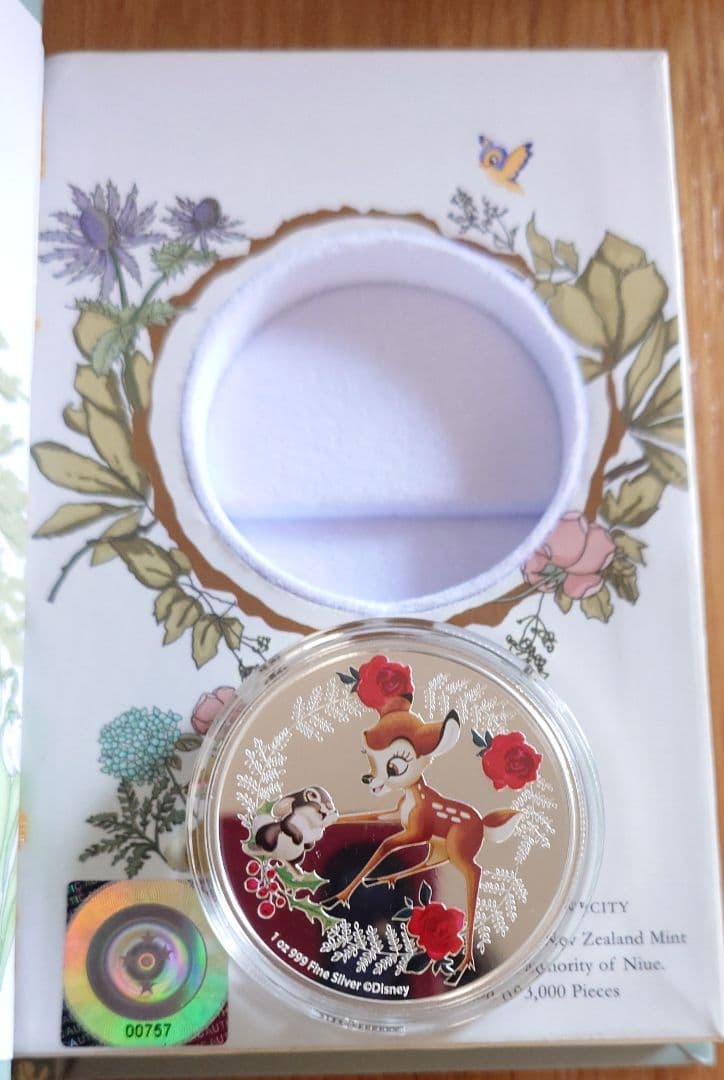 k*_様 バンビ　　2020 ニウエ　ディズニークリスマス　２ドル銀貨　　１セッ