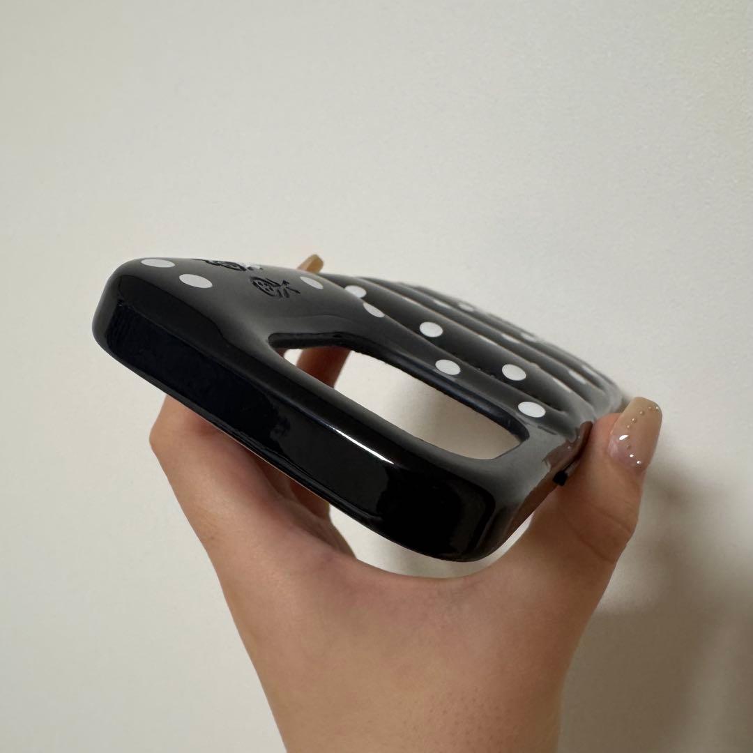 Urban Sophisticationドット柄 iPhone15Pro