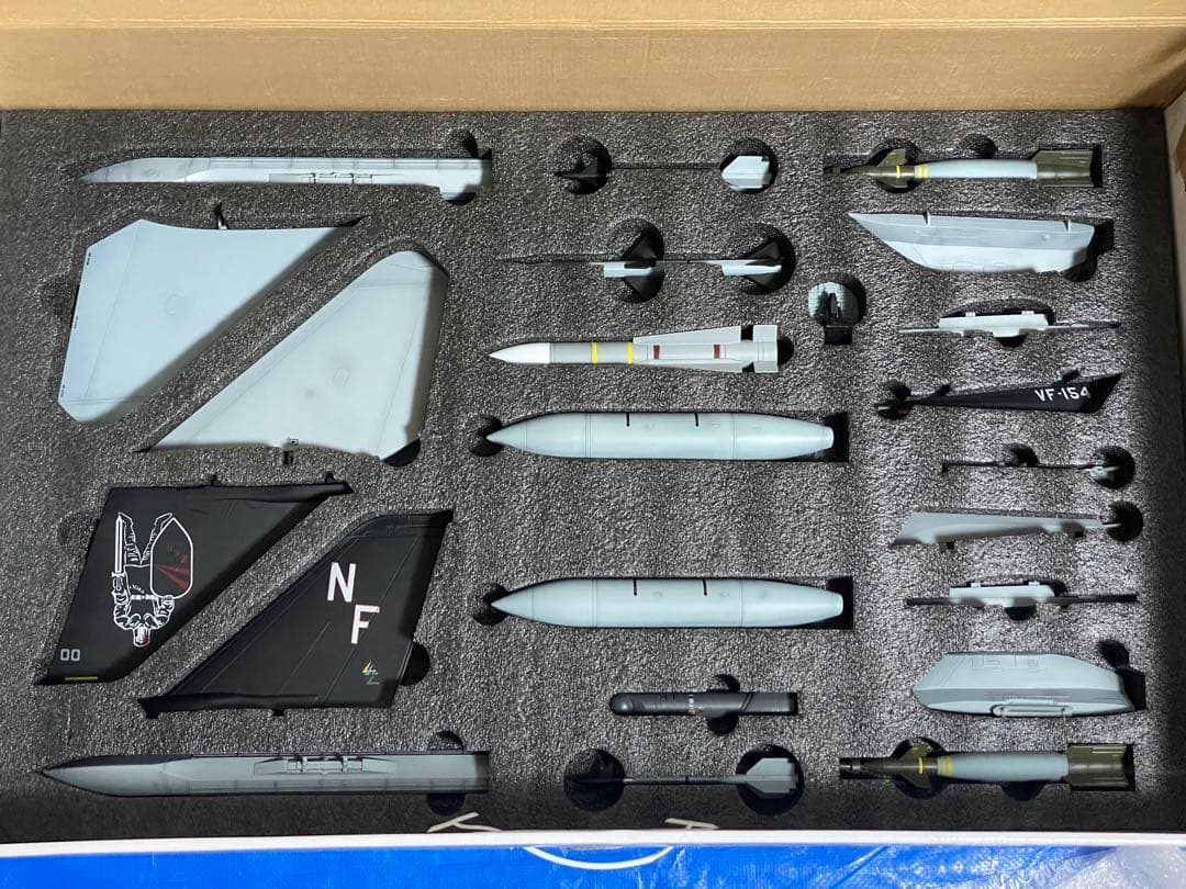 JSI 1/18 F-14A トムキャット VF-154 ブラックナイツ