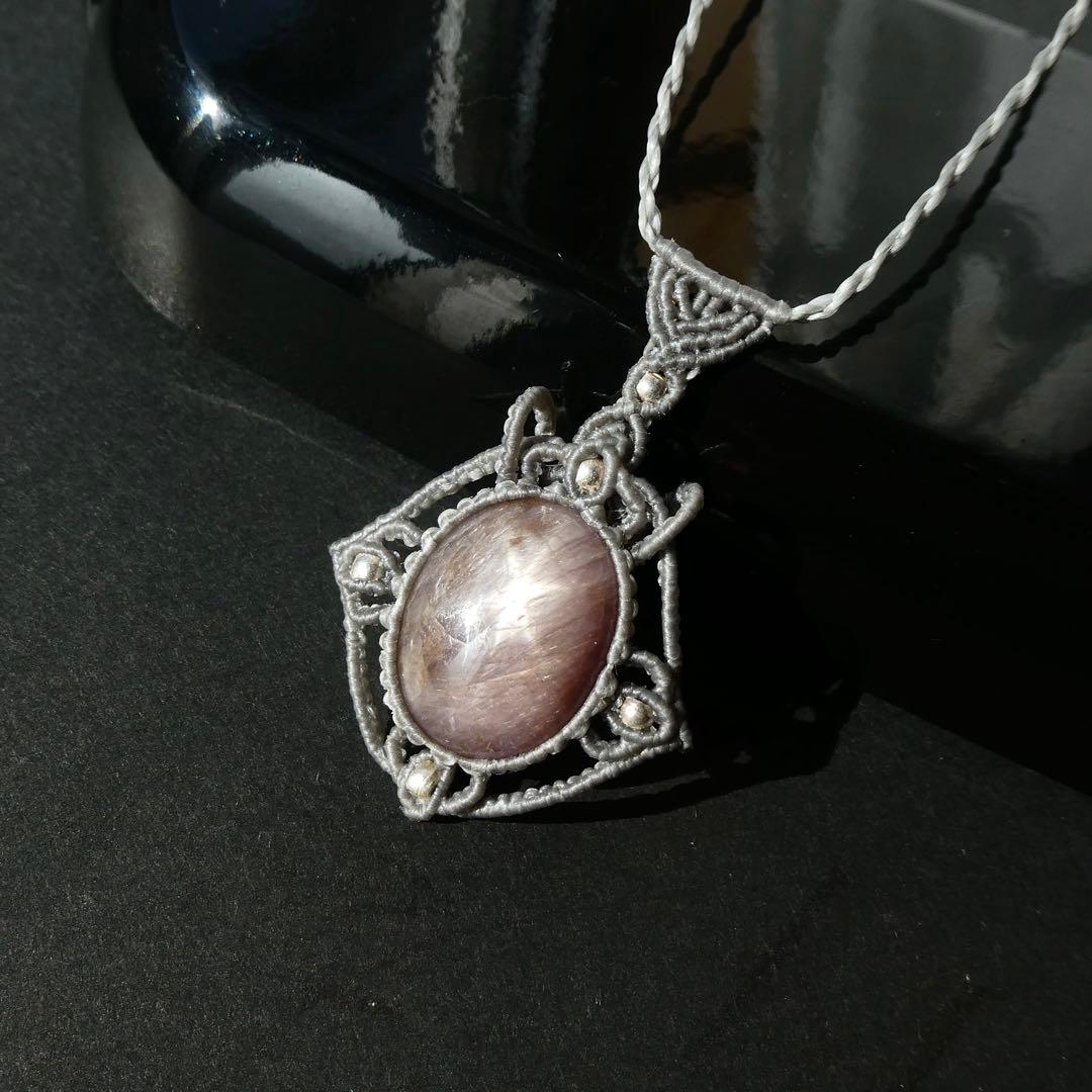 スタールビーのマクラメネックレス