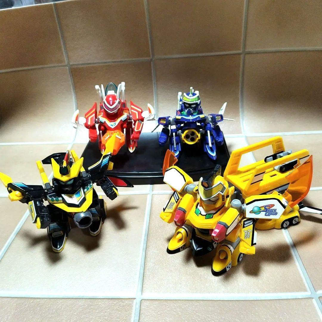 ビーダマン希少⭐B ビーダマン爆外伝⭐〈写真1.2枚目〉4体セット