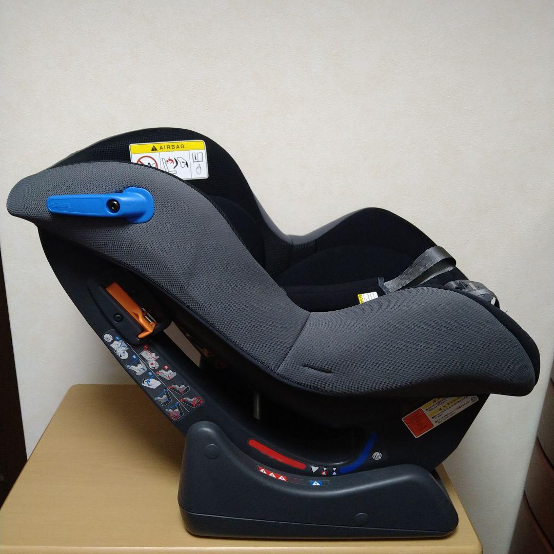 Combi チャイルドシート ブラック・グレー