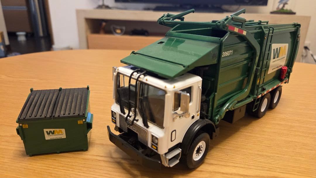 ファーストギア製 Mack TerraPro ゴミ収集車 ダイキャスト 1/34