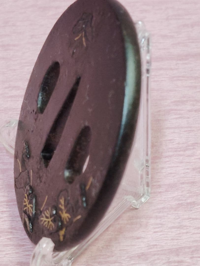 刀装具 鐔 鍔 無銘 鉄地 金象嵌 蝶 葵葉図 丸形鐔 時代物