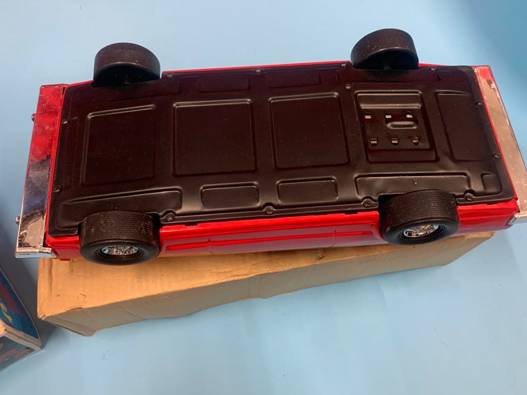 スカイライン 2000GT-E 赤 フリクション式