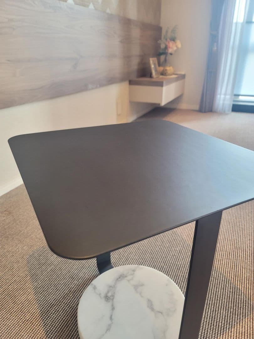 【お値下中】タンジェントテーブル モーダエンカーサ 展示品(JKG03)