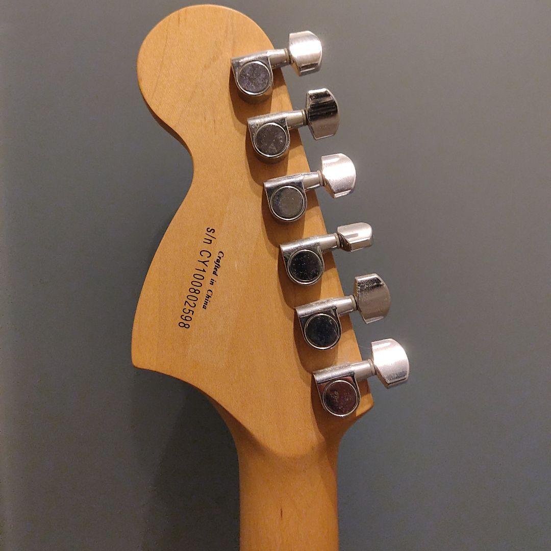Squier Stratocaster レッド