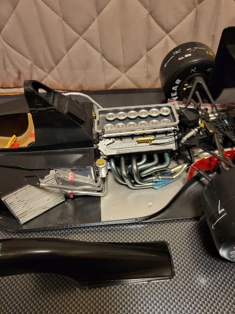 ロッソ 1/8スケール フェラーリ643　ミニチャンプス1/18　アイルトンセナ