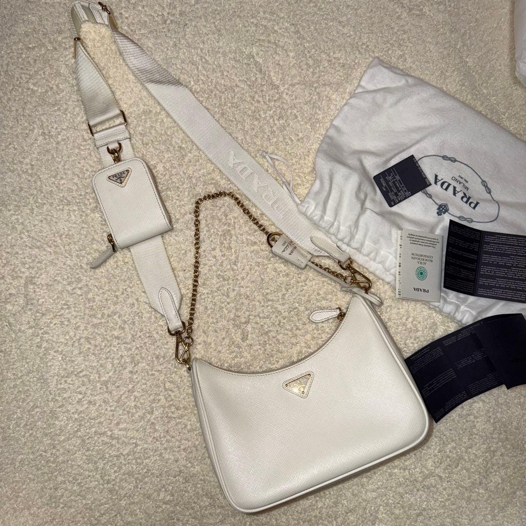 【星様】PRADA Re-Edition 2005 サフィアーノレザー バッグ